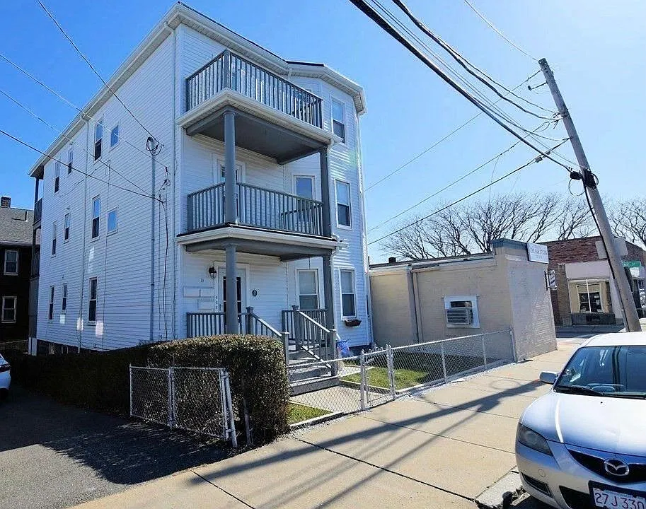 71 Billings Rd #3