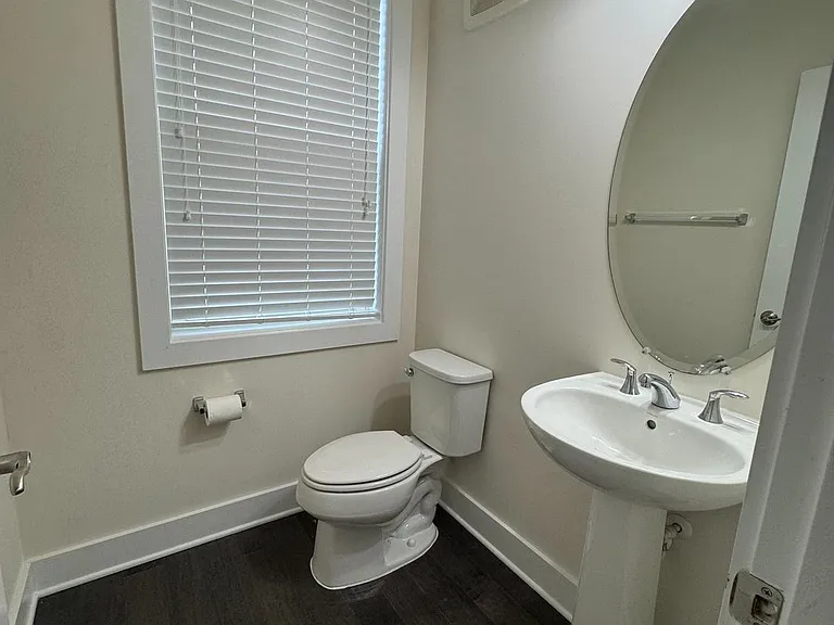 44858 Tiverton Sq — Photo 18