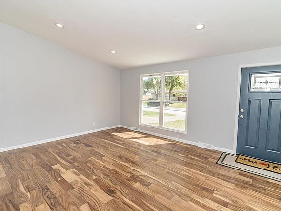 4th image of 10751 Hallstead Dr