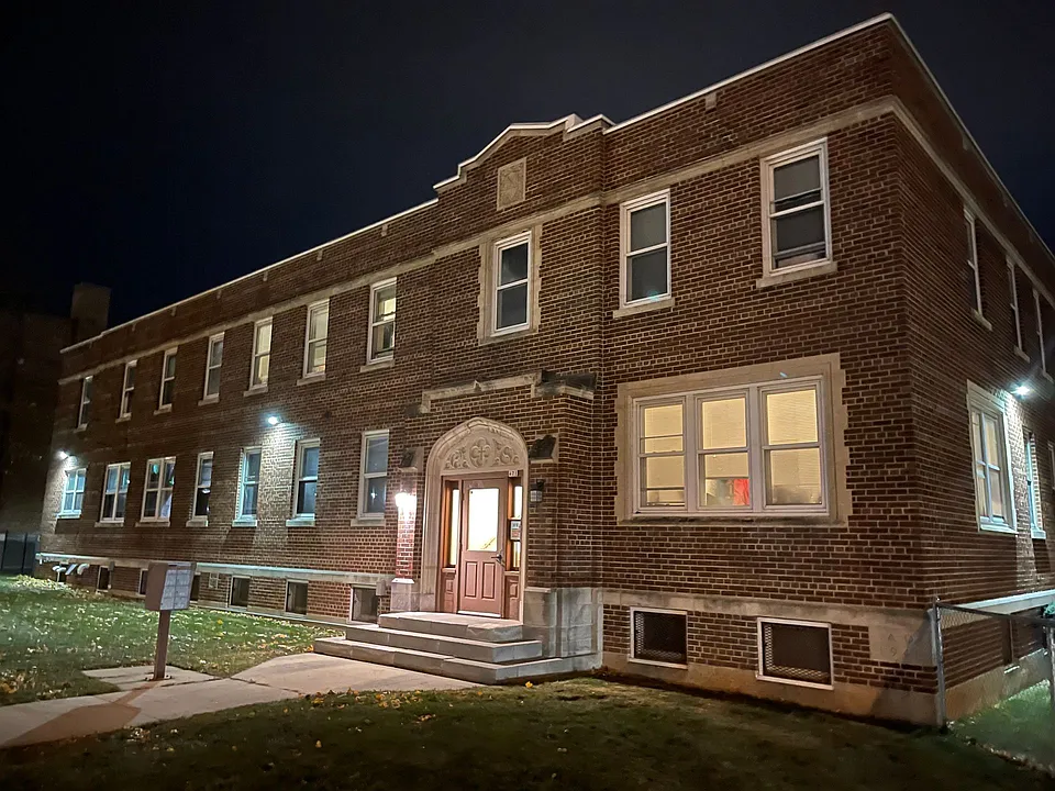 Building Photo 3