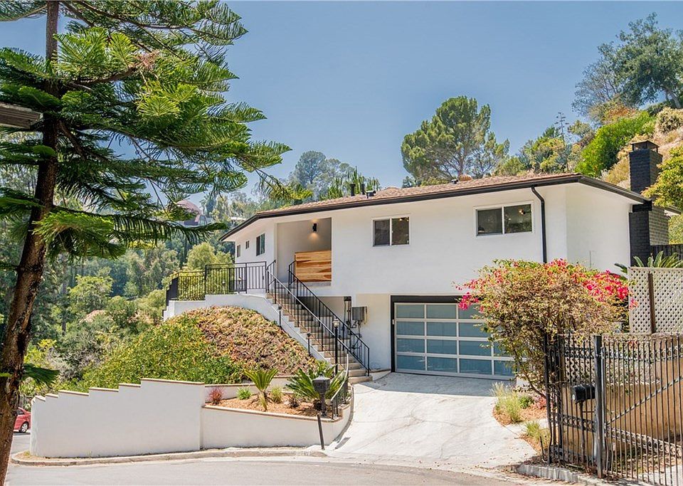 1st image of 3141 Deronda Dr