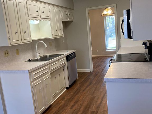 5th image of 3209 Dauphine Dr