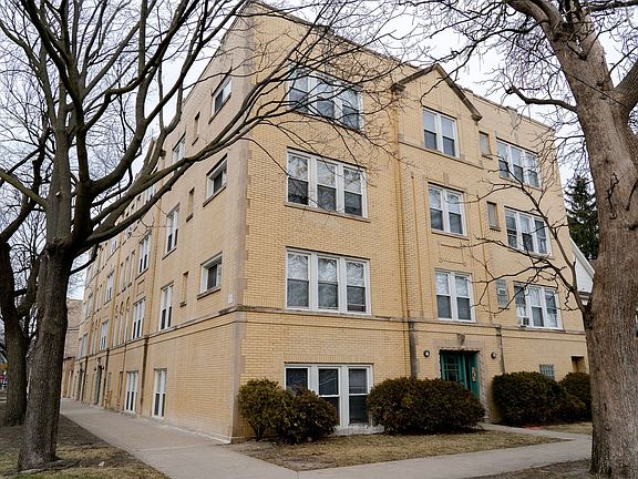 3rd image of 2474 W Cullom Ave #3