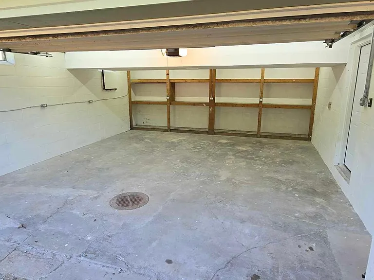 3775 Cottage Grove Rd — Photo 32