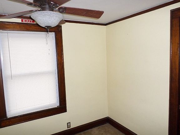 5th image of 808 N Lake St