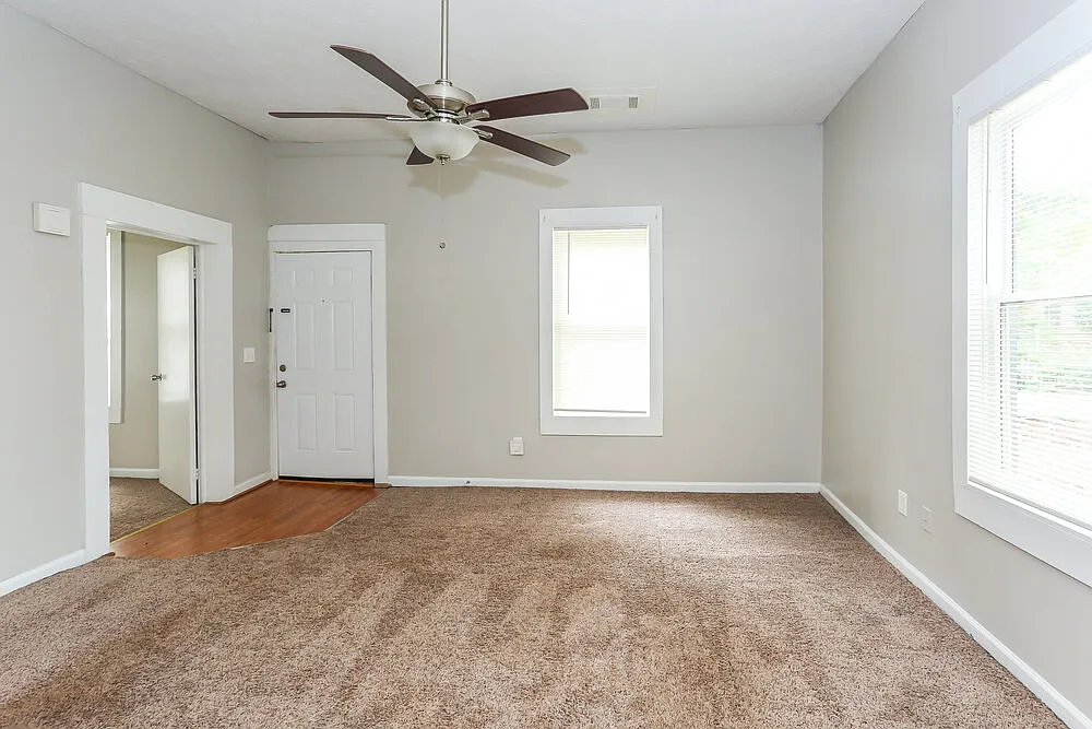 2 bed, 1.0 bath, 1042 sqft, $1,520 — Photo 3