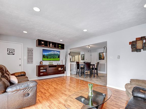 3rd image of 7310 Blackstone Ave APT 15