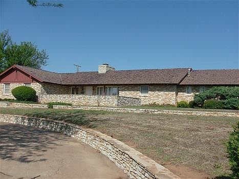 1st image of 627 Terrace Dr