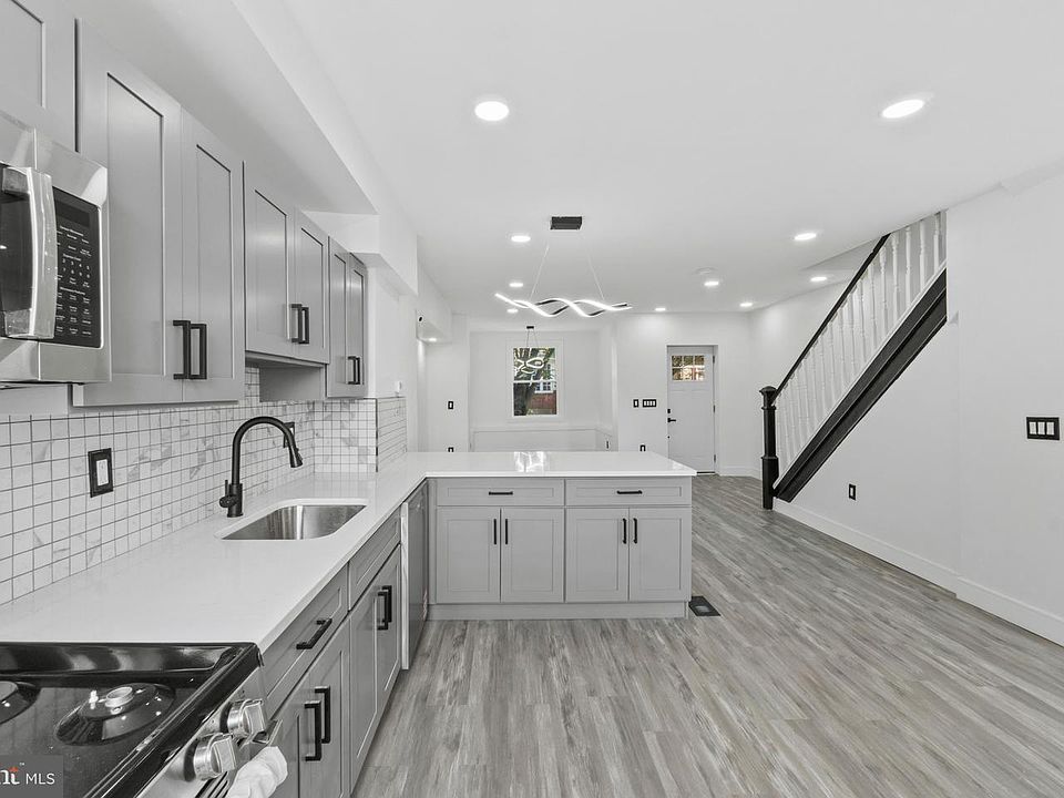 1st image of 2627 Garrett Ave