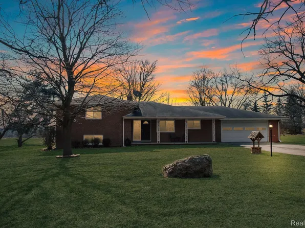 8251 Shield Rd, Dexter, MI 48130