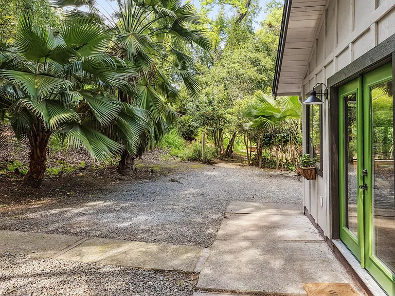 10 Angelica Ct #A — Photo 23