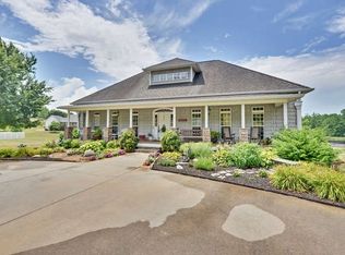 233 Grand Magnolia Ln, Clarkesville, GA 30523