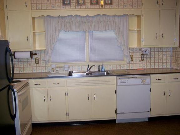 3rd image of 604 Church St