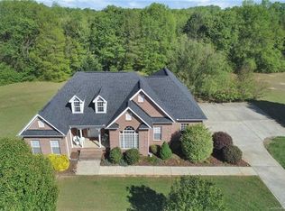 309 Clarendon Estates Dr, Lake Wylie, SC 29710