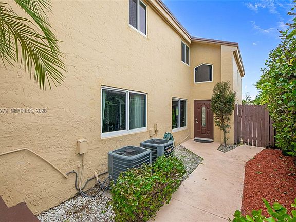 4th image of 2050 NW 37th Ave