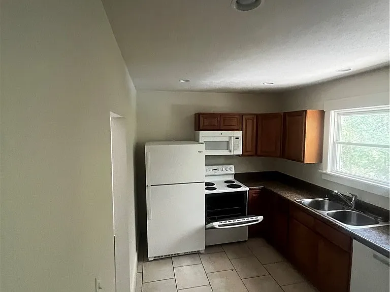 871 W Ingomar Rd — Photo 5
