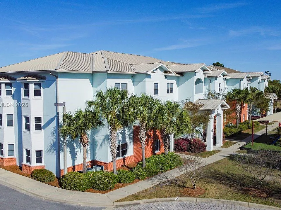 2210 Hammock Square Dr #306