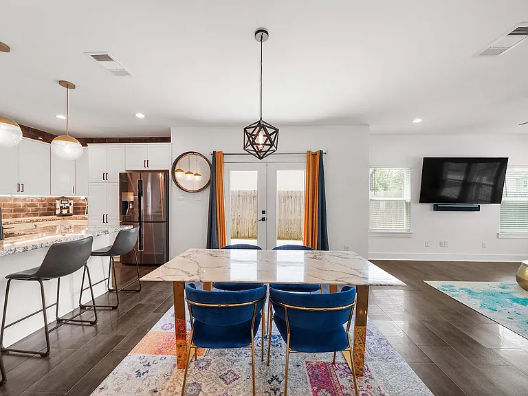 209 Blueberry St — Photo 10