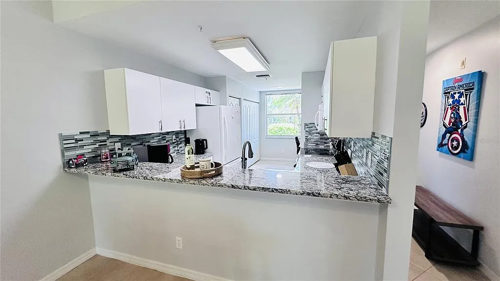 2 bed, 2.0 bath, 1163 sqft, $5,000 — Photo 2