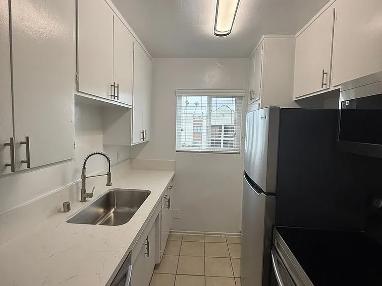 1179 Crenshaw Blvd — Photo 15