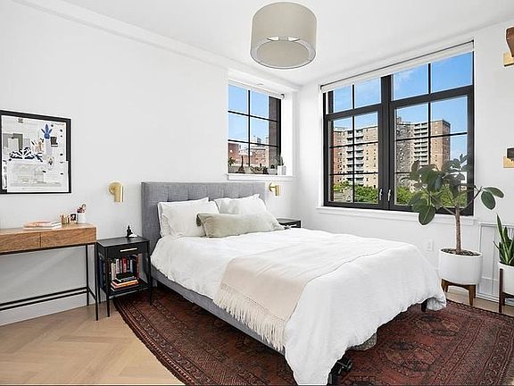 4th image of PENTHOUSE C 100th Ave