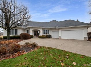 4205 Royal Fox Dr, Saint Charles, IL