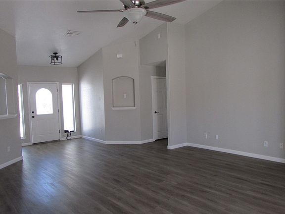 3rd image of 2866 Grandhill Rd