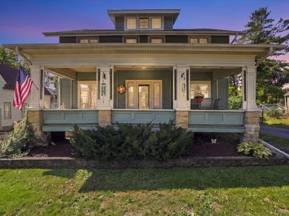 213 W Rollin St, Edgerton, WI 53534