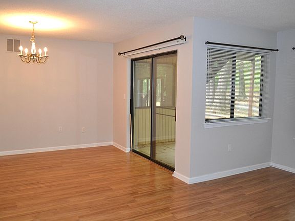 Living/Dining Area