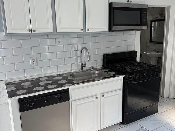2nd image of 168 Garfield Ave APT 2