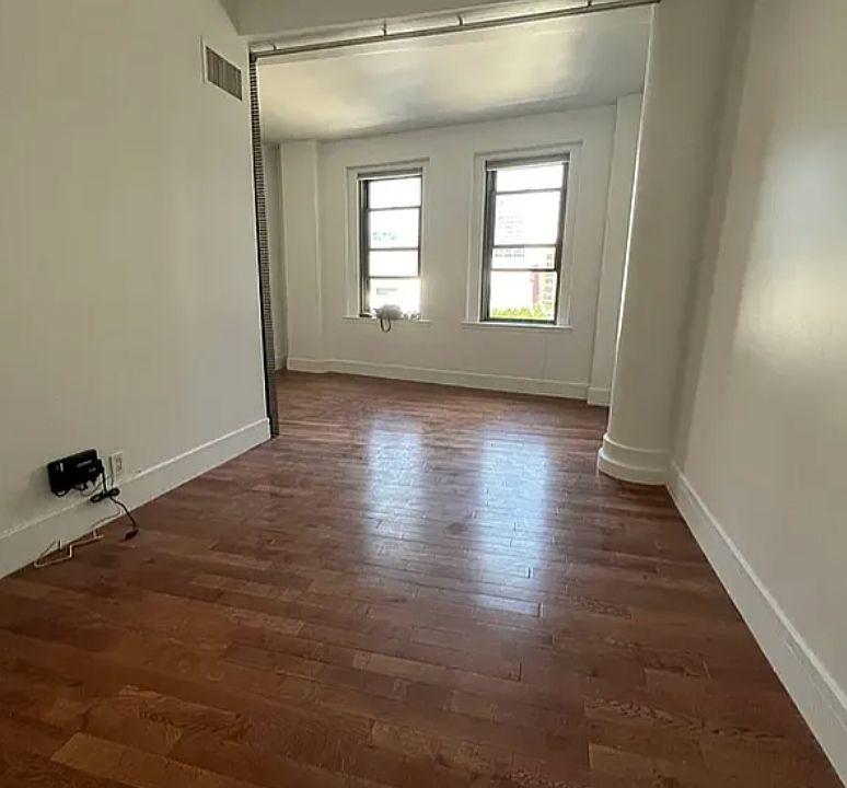 1st image of 120 Greenwich St APT 6B