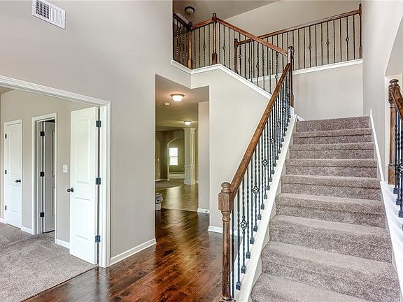 2nd image of 285 Thrushwood Dr