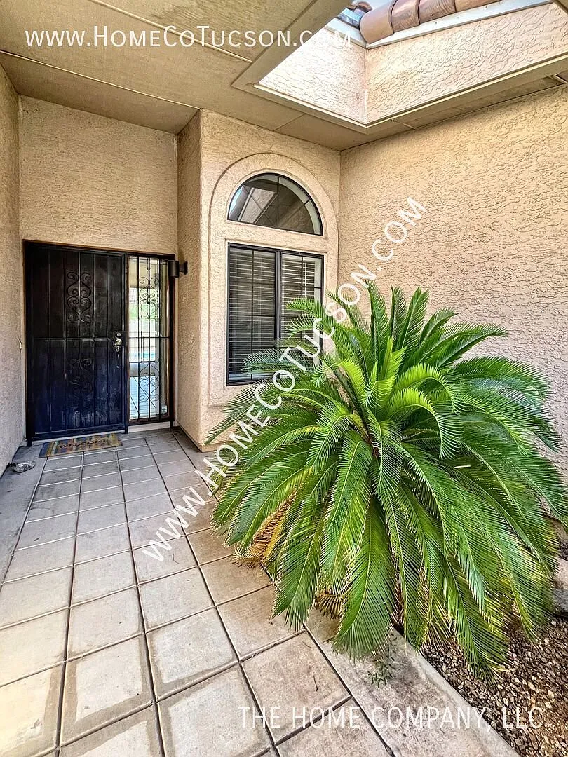 1551 E Sonoran Desert Drive La Reserve Retreat with Pool and Mountain Views — Photo 3
