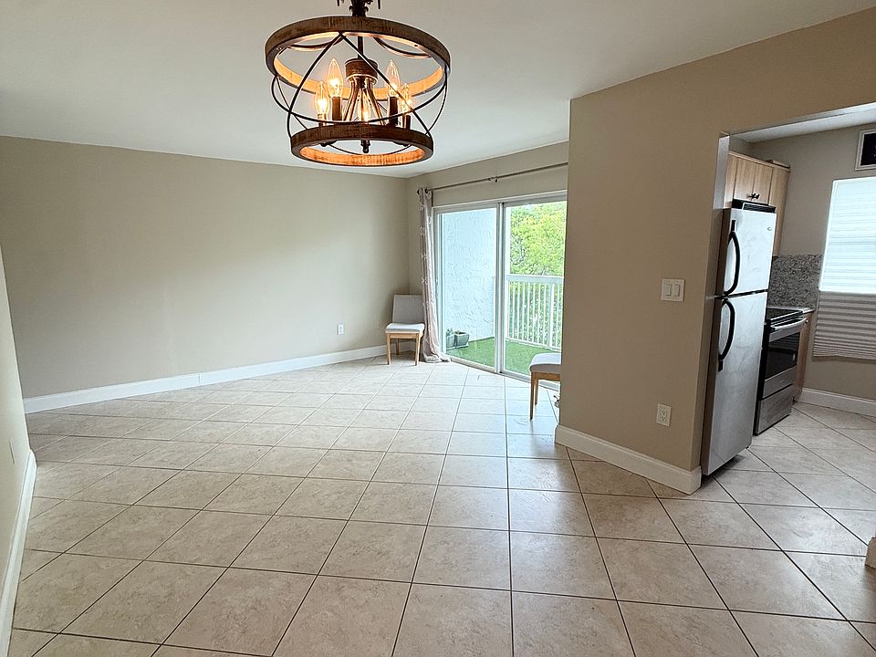 1st image of 2920 SW 28th St #407