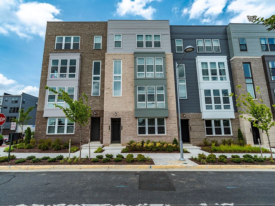 1st image of 13432 Arrowbrook Centre Dr #4