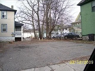 414 Bellevue Pl photo 1