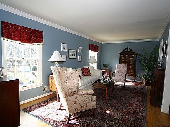 4th image of 9810 La Duke Dr