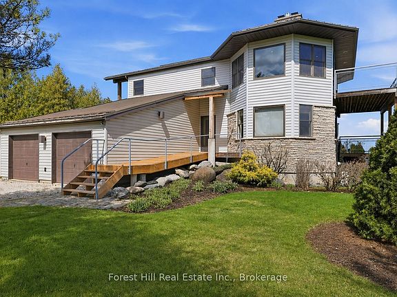 3rd image of 295 Lakeshore Rd N