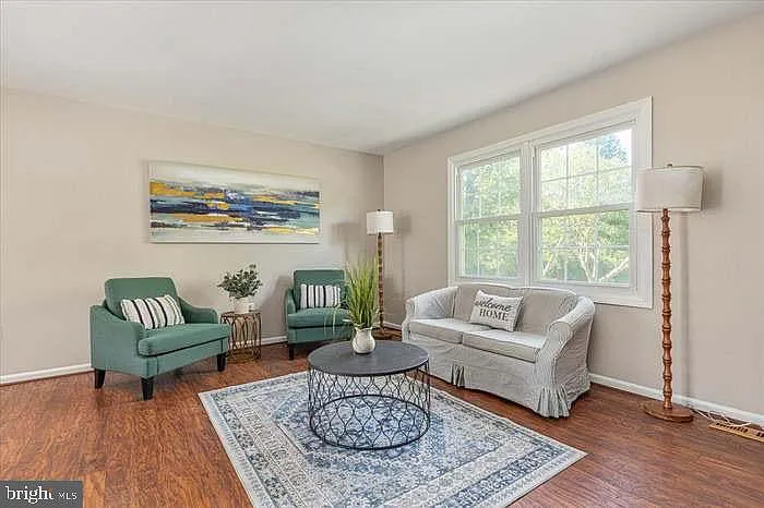 3 bed, 4.0 bath, 2202 sqft, $3,475 — Photo 4