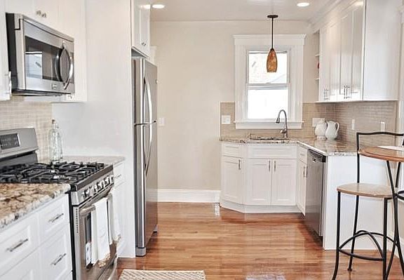 4th image of 15 Hillside Ave