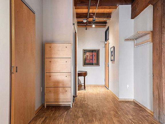 4th image of 406 Wacouta St Unit 413