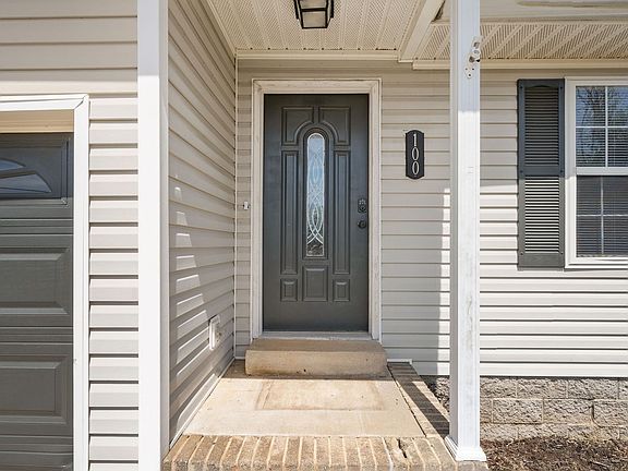 3rd image of 100 Gleaves Ln