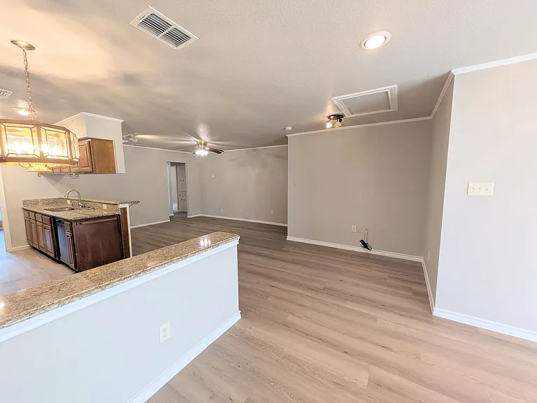 6618 Cloverbend St — Photo 31