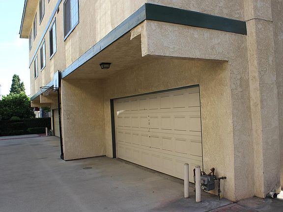 4th image of 402 California St Unit D