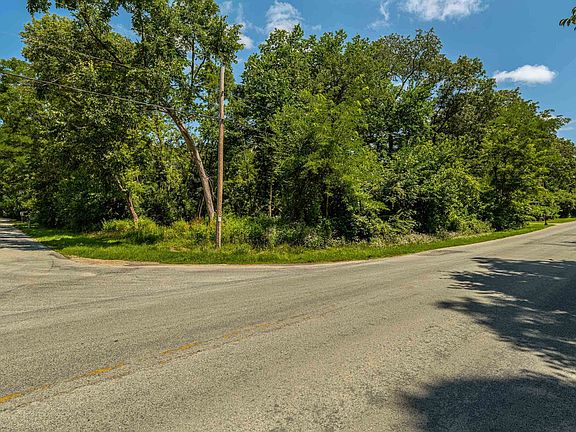 4th image of N3920 Brown Deer Dr