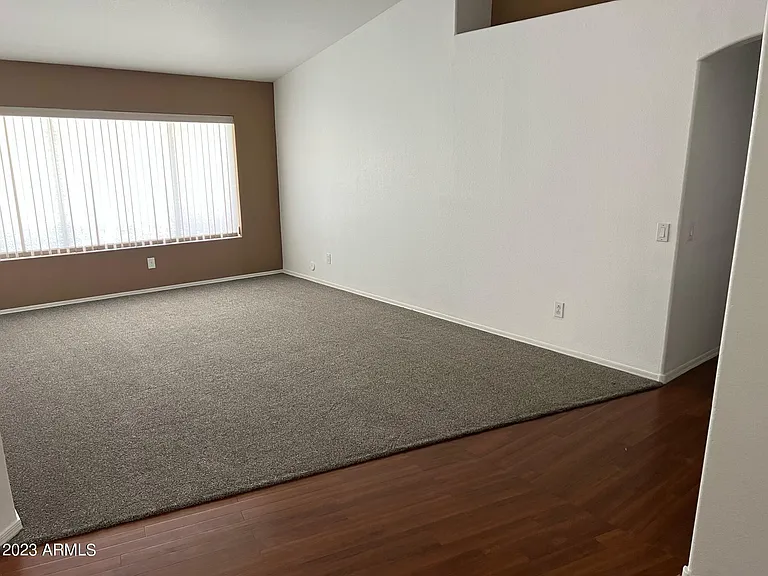 8 W Marco Polo Rd — Photo 2