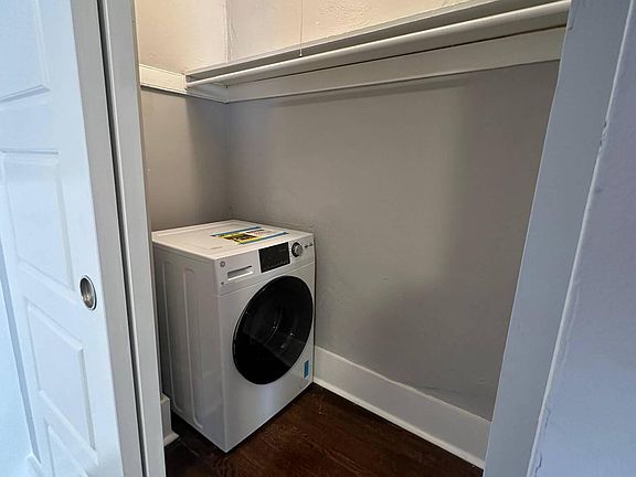 4th image of 202 W Sedgwick St #211B