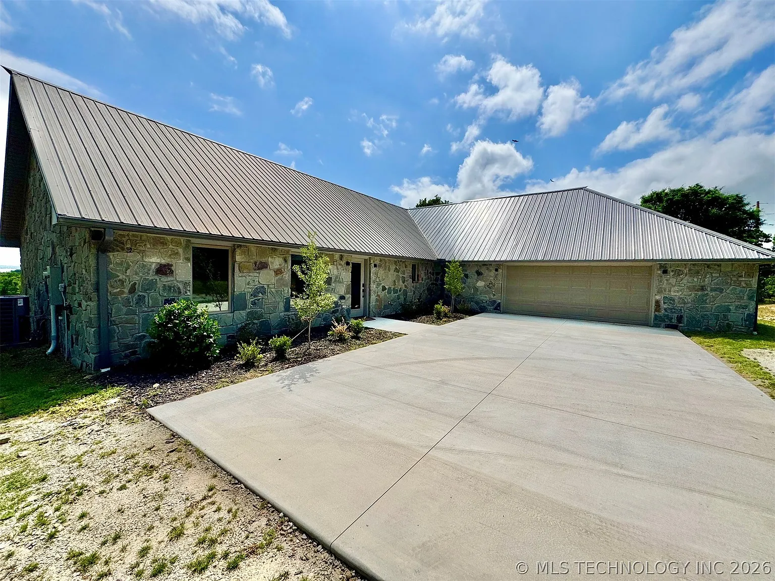 5 bed, 3.5 bath, 2310 sqft, $10,000 — Photo 4