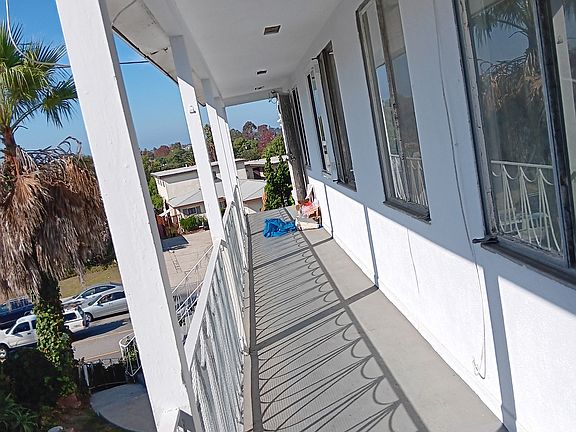 2nd image of 7208 S La Cienega Blvd
