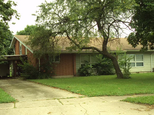 1515 Golfview Rd, Rantoul, IL 61866